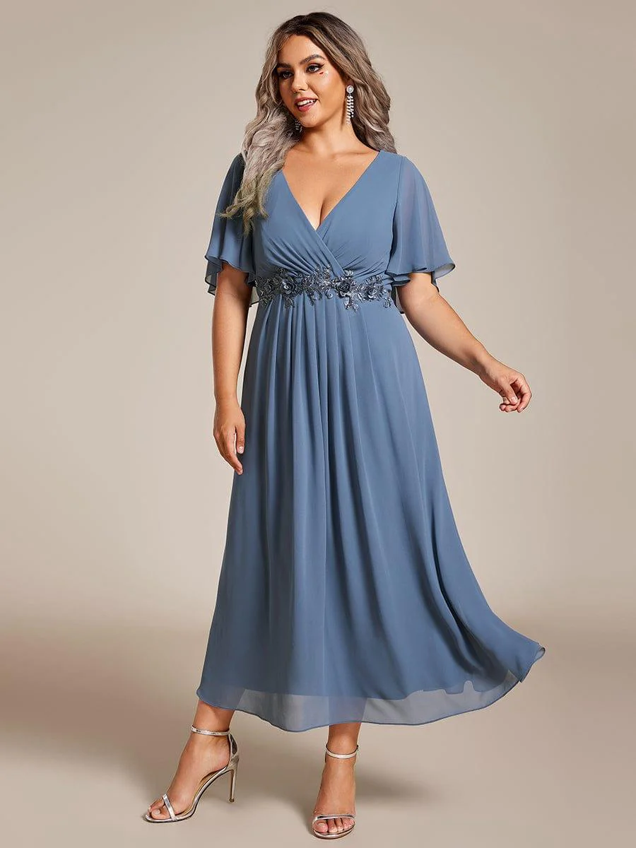 pretty DAHLIA|Plus Size V-Neck Chiffon Midi Wedding Guest Dress with Waist Applique (Final Sale) - Image 16