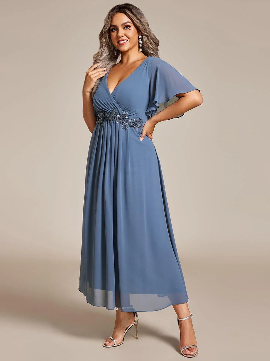 pretty DAHLIA|Plus Size V-Neck Chiffon Midi Wedding Guest Dress with Waist Applique (Final Sale) - Image 19